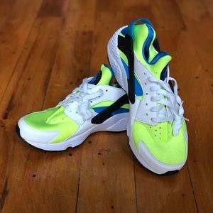 RARE WOMENS NIKE AIR HUARACHE